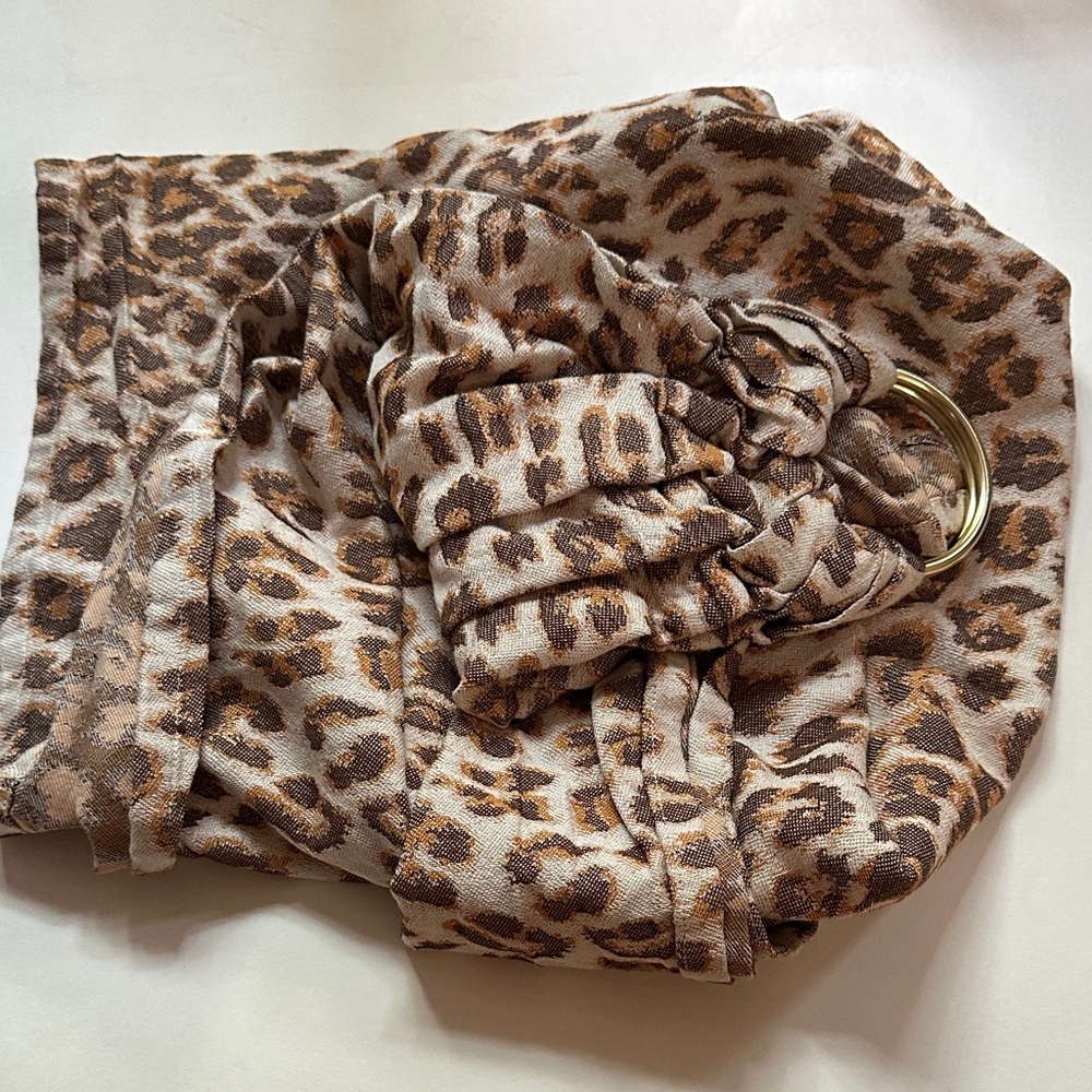Artipoppe • Satin Leopard Ring Sling